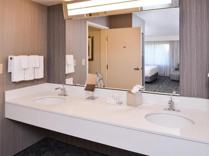 Courtyard By Marriott Charlotte Gastonia Hotel Exterior photo