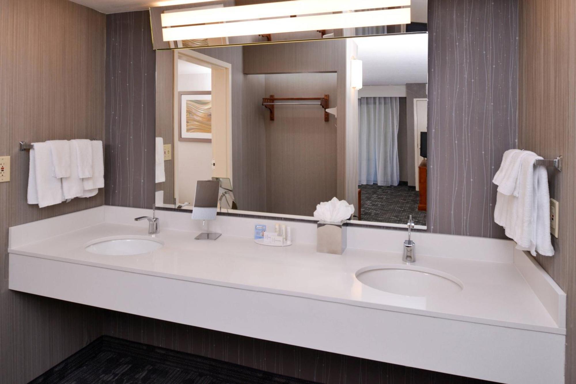 Courtyard By Marriott Charlotte Gastonia Hotel Exterior photo