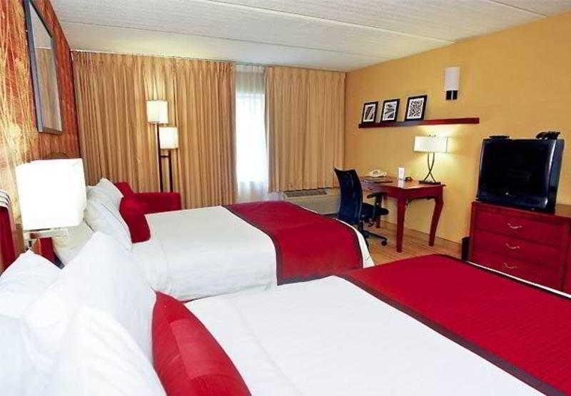 Courtyard By Marriott Charlotte Gastonia Hotel Room photo