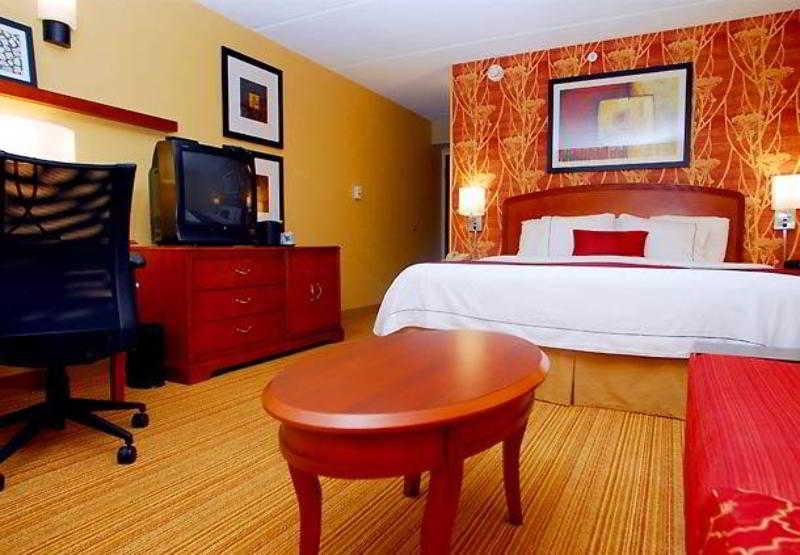 Courtyard By Marriott Charlotte Gastonia Hotel Room photo